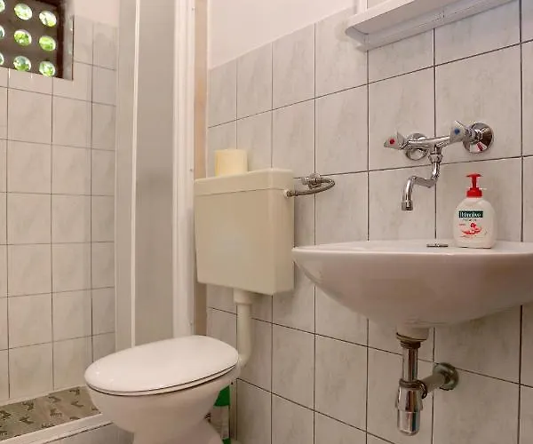 By The Sea - 10042 Korčula