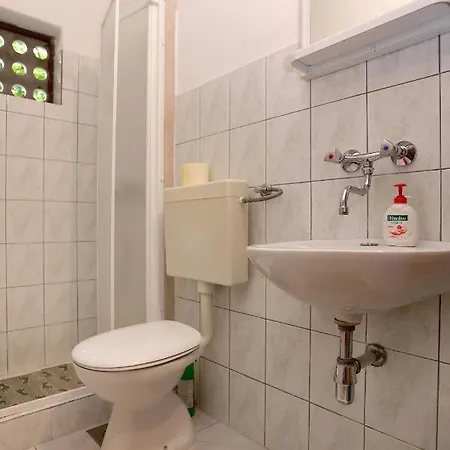 By The Sea - 10042 科尔丘拉